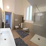 Madama Bari